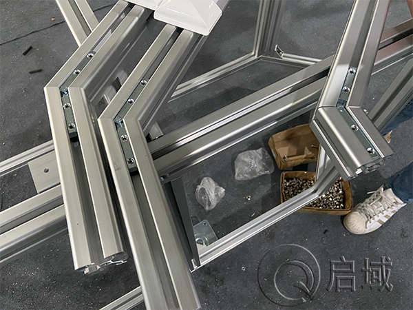 铝型材任意角度连接件组装